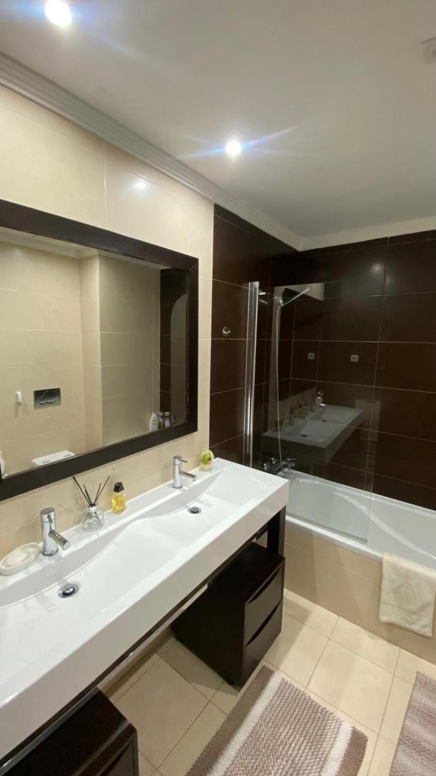Rooms In Faro Close To Airport Exterior photo